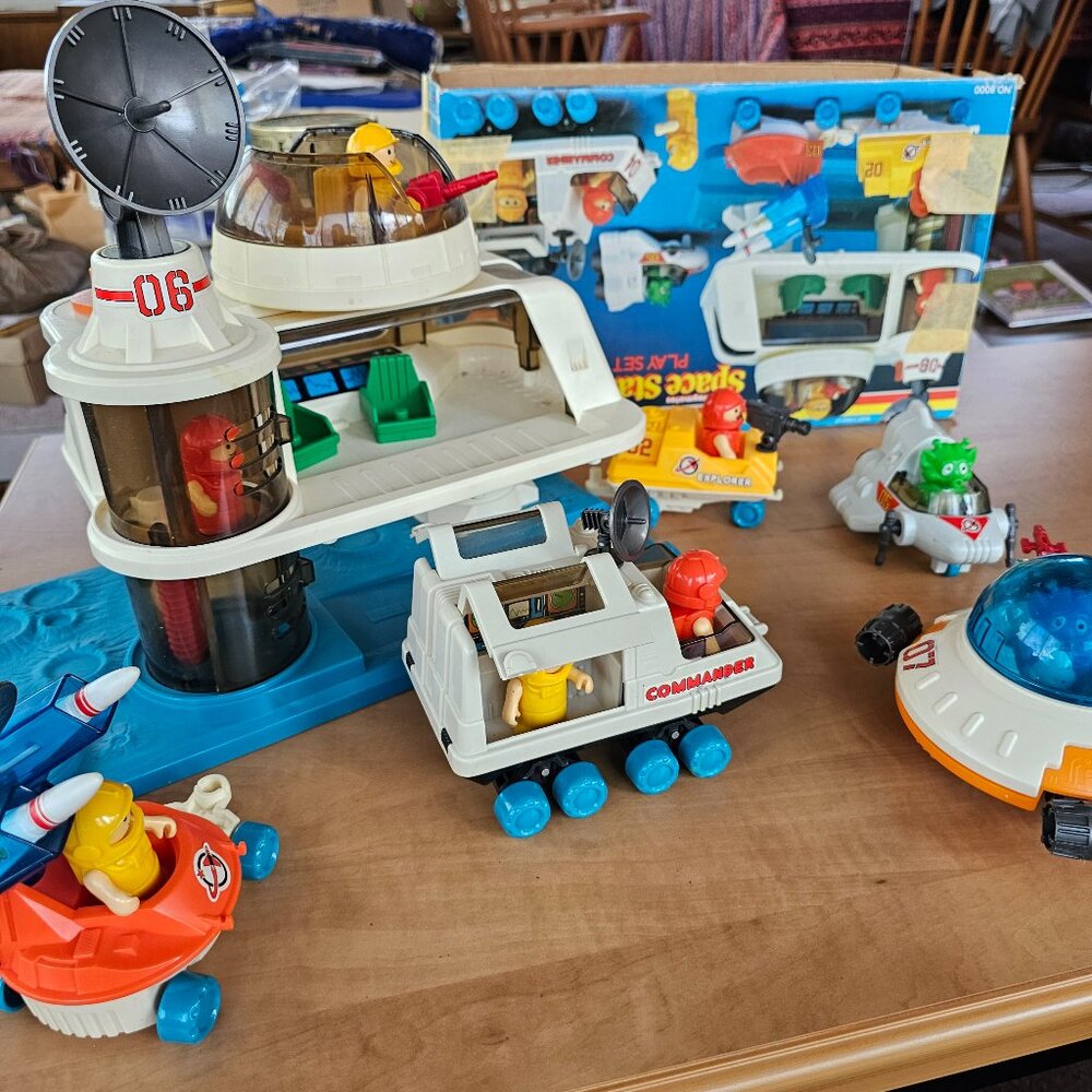Vintage 1984 Playworld Lil' Playmates Space Station Set of 19 Pieces